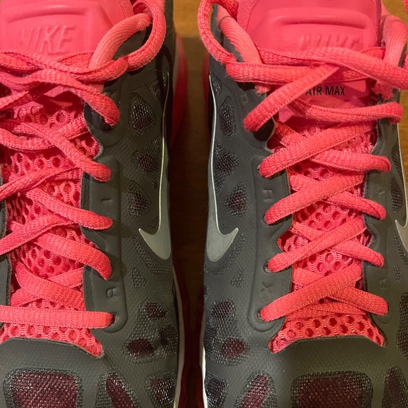 Women's Nike Air Max Running Sneakers Size 7.5 Black & Hot Pink - Picture 10 of 10